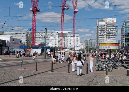 Alexanderplatz, Weltzeituhr, Polizeistation, Baustelle Hochhausprojekt D3, Convivio, Berlin-Mitte Stockfoto
