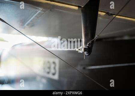 Metodej Vlach, Mlada Boleslav. August 2024. Die Nachbildung des englischen Sopwith Triplane namens Blymp (aus dem Jahr 1916) im Bau im Luftfahrtmuseum von Metodej Vlach, Mlada Boleslav, Tschechische Republik, 7. August 2024. Quelle: Radek Petrasek/CTK Photo/Alamy Live News Stockfoto