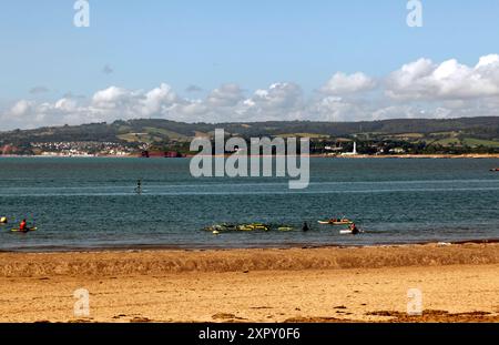 Blick über die Mündung des Flusses Ex vom Queens Drive, in der Nähe der RNLI Exmouth Lifeboat Station, in Richtung Dawlish und Dawlish Warren, Devon Stockfoto