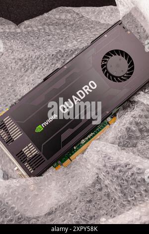 Burgas, Bulgarien - 8. August 2024: Grafikkartenmodell Nvidia Quadro K 4000. Selektiver Fokus mit geringer Schärfentiefe. Stockfoto