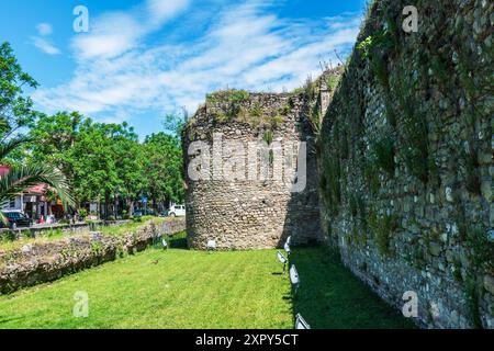 Elbasan Castle (albanisch Kalaja e Elbasanit) ist eine Festung aus dem 15. Jahrhundert in Elbasan, Albanien. Stockfoto