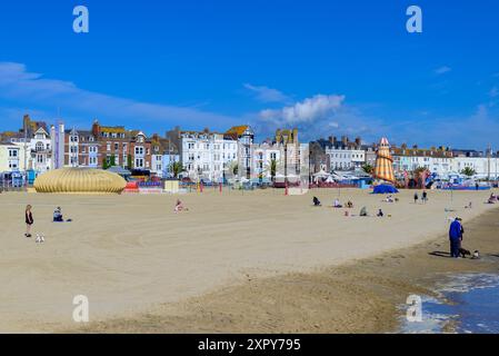 Weymouth Beach an einem sonnigen Frühlingstag Stockfoto