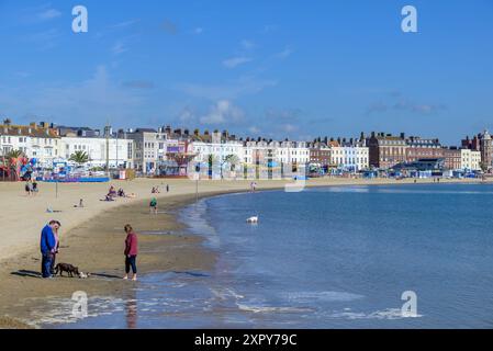 Weymouth Beach an einem sonnigen Frühlingstag Stockfoto