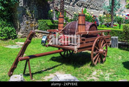 Elbasan Castle (albanisch Kalaja e Elbasanit) ist eine Festung aus dem 15. Jahrhundert in Elbasan, Albanien. Stockfoto