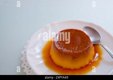 Creme Caramel. Schließen Sie die Ansicht. Stockfoto