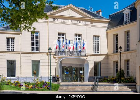 Außenansicht des Rathauses von Clamart, einer französischen Gemeinde südwestlich von Paris, im Departement Hauts-de-seine in der Region Île-de-France Stockfoto