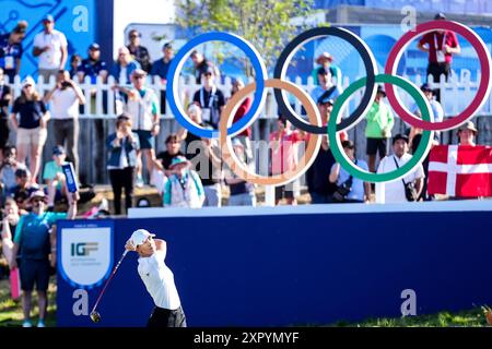 PARIS, FRANKREICH - 8. AUGUST: Alexandra Forsterling vom Team Germany tritt am 13. Tag der Golf - Olympischen Spiele Paris 2024 im Le Golf National am 8. August 2024 in Paris an. (Foto: Agentur Rene Nijhuis/BSR) Stockfoto