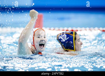 PARIS: Nina ten Broek aus den Niederlanden erzielt im Halbfinale zwischen den Niederlanden und Spanien beim Wasserpolo-Turnier bei den Olympischen Spielen. ANP REMKO DE WAAL Stockfoto