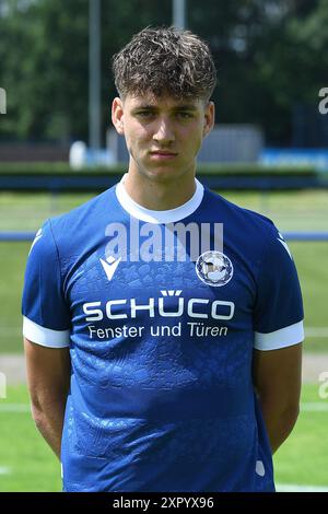 Bielefeld, Deutschland. Juli 2024. Fussball 3. Liga Offizieller Fototermin DSC Arminia Bielefeld am 10.07.2024 auf dem Trainingsgelaende in Bielefeld Max Lippert ( Bielefeld ) Foto: Revierfoto Credit: ddp Media GmbH/Alamy Live News Stockfoto