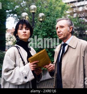 Reporter, ARD Fernsehserie, 1989, Story: Junge Journalistin und gewifter Fotograf auf der Jagd nach Schlagzeilen und Sensationen, 7. Teil: Der Königsmörder, Szene: Renan Demirkan, Horst Sachtleben Stockfoto