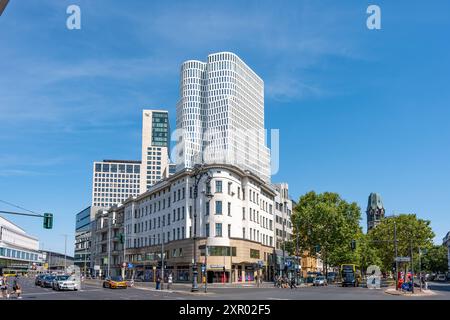 Deutschland Berlin 7. August 2024. Große Hochhäuser im Bereich des Zoologischen Gartens. Geschäfte, Hotels und Hochhäuser Berlins. Stockfoto