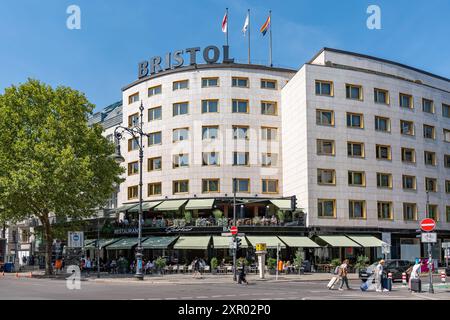 Deutschland Berlin 7. August 2024. Das Bristol Hotel in Berlin befindet sich auf dem Gelände des Zoologischen Gartens. Das Hotel ist ganz in der Nähe. Stockfoto