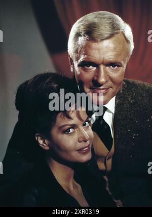 Unter Ausschluß der Öffentlichkeit, Kriminalfilm, Deutschland 1961, Regie Harald Philipp, Studioaufnahme von Eva Bartok und Peter van Eyck Stockfoto