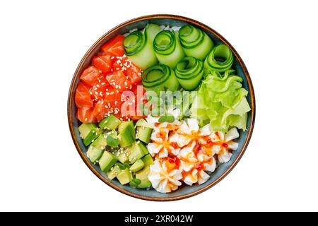 Hawaiianische Lachs Poke Schüssel mit Avocado, Blick von oben, weißer Hintergrund Stockfoto