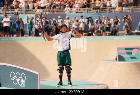 Paris, Frankreich. August 2024. Keegan Palmer (Australien) Gesten während des Skateboarding Men's Park auf der Concorde 1, Paris, Frankreich. Quelle: Ulrik Pedersen/Alamy Credit: Ulrik Pedersen/Alamy Live News Stockfoto