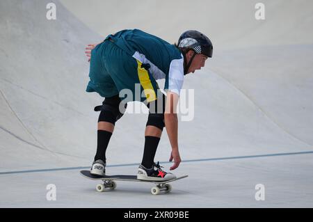 Paris, Frankreich. August 2024. Keegan Palmer (Australien) tritt im Skateboarding Men's Park auf der Concorde 1 in Paris an. Quelle: Ulrik Pedersen/Alamy Credit: Ulrik Pedersen/Alamy Live News Stockfoto