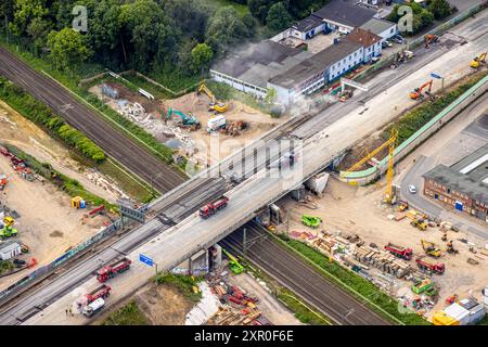 Luftbild. Strassensperrung A40, Ruhrschnellweg in Bochum, marode Brücke, Starssensperrung von Augist bis November 2024, Bochum, Nordrhein-Westfalen, Deutschland ACHTUNGxMINDESTHONORARx60xEURO *** Luftaufnahme Straßensperrung A40, Ruhrschnellweg in Bochum, baufällige Brücke, Straßensperrung von August bis November 2024, Bochum, Nordrhein-Westfalen Stockfoto