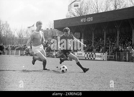 Fußballspiel HFC-EDO, Whizgle Dutch News: Historische Bilder für die Zukunft. Erkunden Sie die Vergangenheit der Niederlande mit modernen Perspektiven durch Bilder von niederländischen Agenturen. Verbinden der Ereignisse von gestern mit den Erkenntnissen von morgen. Begeben Sie sich auf eine zeitlose Reise mit Geschichten, die unsere Zukunft prägen. Stockfoto