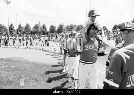 Eröffnung der Baseball-Weltmeisterschaft, 1986 Baseball-Weltmeisterschaften, 19.-07-1986, Whizgle Dutch News: Historische Bilder zugeschnitten auf die Zukunft. Erkunden Sie die Vergangenheit der Niederlande mit modernen Perspektiven durch Bilder von niederländischen Agenturen. Verbinden der Ereignisse von gestern mit den Erkenntnissen von morgen. Begeben Sie sich auf eine zeitlose Reise mit Geschichten, die unsere Zukunft prägen. Stockfoto