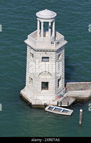 Venedig, Italien - 26. September 2009: Rundfahrt aus der Vogelperspektive des Leuchtturms Faro San Giorgio Maggiore in Venezia sonniger Herbst. Stockfoto