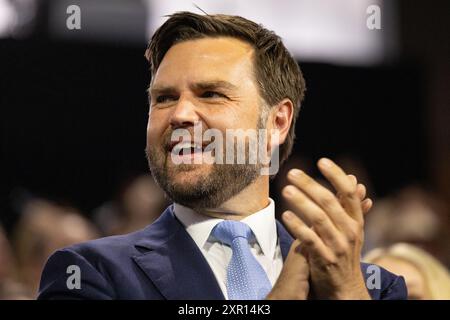 Milwaukee, Vereinigte Staaten von Amerika, 15. Juli 2024, stellvertretender Präsidentschaftskandidat JD Vance bei der Republican National Convention in Milwaukee, Wisconsin. Stockfoto