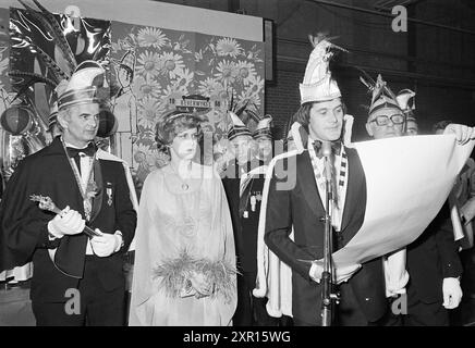 Princes Election Carnival Association de Zeerotten Beverwijk, Karneval, 15-01-1977, Whizgle Dutch News: Historische Bilder zugeschnitten auf die Zukunft. Erkunden Sie die Vergangenheit der Niederlande mit modernen Perspektiven durch Bilder von niederländischen Agenturen. Verbinden der Ereignisse von gestern mit den Erkenntnissen von morgen. Begeben Sie sich auf eine zeitlose Reise mit Geschichten, die unsere Zukunft prägen. Stockfoto