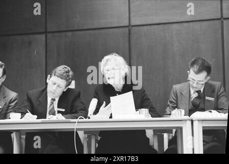 Meeting with Mrs. Veder Smit Boerhaave, Meetings, 01.10.1979, Whizgle Dutch News: Historical Images Tailored for the Future. Erkunden Sie die Vergangenheit der Niederlande mit modernen Perspektiven durch Bilder von niederländischen Agenturen. Verbinden der Ereignisse von gestern mit den Erkenntnissen von morgen. Begeben Sie sich auf eine zeitlose Reise mit Geschichten, die unsere Zukunft prägen. Stockfoto