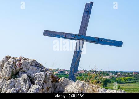 Überqueren Sie einen Hügel in Kroatien Stockfoto