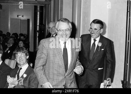 Haarlem Promotion, Präsentation von Pin, Haarlem, Niederlande, 05-02-1992, Whizgle Dutch News: historische Bilder für die Zukunft. Erkunden Sie die Vergangenheit der Niederlande mit modernen Perspektiven durch Bilder von niederländischen Agenturen. Verbinden der Ereignisse von gestern mit den Erkenntnissen von morgen. Begeben Sie sich auf eine zeitlose Reise mit Geschichten, die unsere Zukunft prägen. Stockfoto