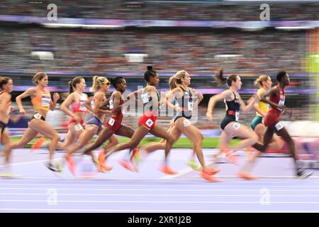 Saint Denis, Frankreich. August 2024. Olympische Spiele, Paris 2024, Leichtathletik, Stade de France, 1500 m, Frauen, Halbfinale, die Athleten in Aktion. Quelle: Sven Hoppe/dpa/Alamy Live News Stockfoto