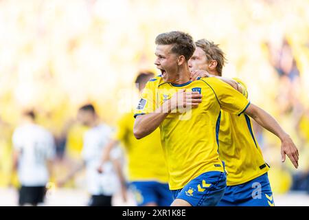 Broendby, Dänemark. August 2024. Broendby's Daniel Wass und Filip Bundgaard. Broendby trifft auf die polnische Legia in der dritten Qualifikationsrunde der UEFA Conference League am Donnerstag, den 8. August 2024. (Foto: Claus Bech/Ritzau Scanpix) Credit: Ritzau/Alamy Live News Stockfoto