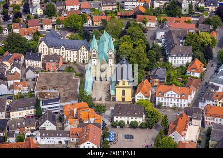 Luftbild, Wallfahrtsbasilika Mariä Heimsuchung und Pilgerkloster in der Altstadt, Werl, Soester Börde, Nordrhein-Westfalen, Deutschland ACHTUNGxMINDESTHONORARx60xEURO *** Luftbild, Wallfahrtsbasilika Mariä Heimsuchung und Pilgerkloster in der Altstadt, Werl, Soester Börde, Nordrhein-Westfalen, Deutschland ACHTUNGxMINDESTHONORARx60xEURO Stockfoto