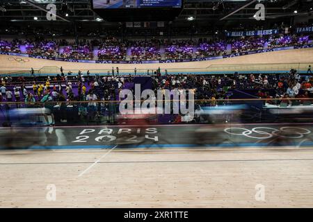 Parigi, Frankreich. August 2024. Das Velodrom während des Radomniums bei den Olympischen Spielen 2024, Donnerstag, 8. August 2024, in Paris, Frankreich. (Foto: Gian Mattia D'Alberto/LaPresse) Credit: LaPresse/Alamy Live News Stockfoto