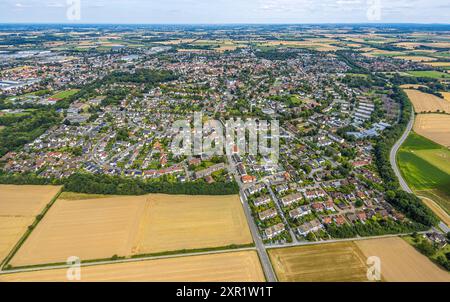 Luftbild, Übersicht Werl mit Altstadt mit Wallfahrtsbasilika Mariä Heimsuchung und Kath. Kirche St. Walburga, rechts die Hedwig-Dransfeld-Schule, Häuser mit roten Dächern, Fernsicht, Werl, Soester Börde, Nordrhein-Westfalen, Deutschland ACHTUNGxMINDESTHONORARx60xEURO *** Luftansicht, Übersicht Werl mit Altstadt mit Wallfahrtsbasilika Mariä Heimsuchung und katholischer Kirche St. Walburga, rechts Hedwig Dransfeld Schule, Häuser mit roten Dächern, Fernsicht, Werl, Soester Börde, Nordrhein-Westfalen, Deutschland ATTENTIONxMINDESTHONORARx60xEURO Stockfoto