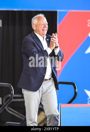 Detroit, Michigan, USA. August 2024. TIM WALZ, Gouverneur von Minnesota, während der Detroit Rallye mit Vizepräsident Kamala Harris und Gouverneur Tim Walz (Abbildung: © Scott hasse/ZUMA Press Wire) NUR REDAKTIONELLE VERWENDUNG! Nicht für kommerzielle ZWECKE! Stockfoto