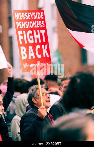 Friedlicher Anti-Rassismus-Marsch zum Schutz von Asylum Link in Liverpool am 7. August 2024 Stockfoto