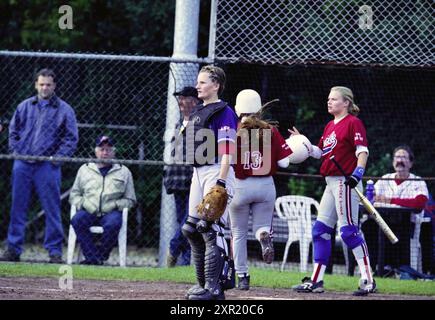 Softball: Sparks - Terrasvogels, 20. September 2002, Whizgle Dutch News: Historische Bilder für die Zukunft. Erkunden Sie die Vergangenheit der Niederlande mit modernen Perspektiven durch Bilder von niederländischen Agenturen. Verbinden der Ereignisse von gestern mit den Erkenntnissen von morgen. Begeben Sie sich auf eine zeitlose Reise mit Geschichten, die unsere Zukunft prägen. Stockfoto