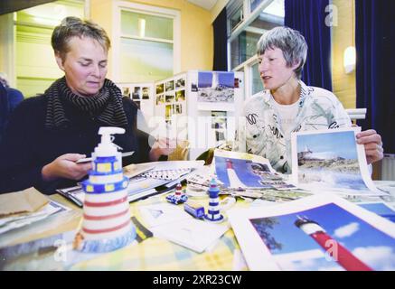 Lighthouse Day, IJmuiden, IJmuiden, Nederland, 08-10-1999, Whizgle Dutch News: historische Bilder für die Zukunft. Erkunden Sie die Vergangenheit der Niederlande mit modernen Perspektiven durch Bilder von niederländischen Agenturen. Verbinden der Ereignisse von gestern mit den Erkenntnissen von morgen. Begeben Sie sich auf eine zeitlose Reise mit Geschichten, die unsere Zukunft prägen. Stockfoto