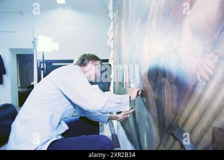 Restaurierungsmalerei, 18-06-1997, Whizgle Dutch News: Historische Bilder zugeschnitten auf die Zukunft. Erkunden Sie die Vergangenheit der Niederlande mit modernen Perspektiven durch Bilder von niederländischen Agenturen. Verbinden der Ereignisse von gestern mit den Erkenntnissen von morgen. Begeben Sie sich auf eine zeitlose Reise mit Geschichten, die unsere Zukunft prägen. Stockfoto