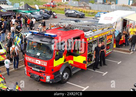 Draufsicht der Cops & Cars Show beim Autofahrer in Leeds, Yorkshire, Großbritannien Stockfoto