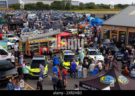 Draufsicht der Cops & Cars Show beim Autofahrer in Leeds, Yorkshire, Großbritannien Stockfoto