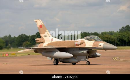 Die marokkanische Luftwaffe F16C kämpfte gegen Falken bei der Ankunft bei der Royal International Air Tattoo 2024 Stockfoto