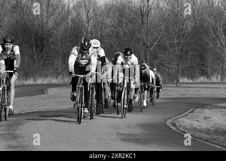 Radsport, Champion Spaarnwoude, Spaarnwoude, 16-02-1996, Whizgle Dutch News: Historische Bilder zugeschnitten auf die Zukunft. Erkunden Sie die Vergangenheit der Niederlande mit modernen Perspektiven durch Bilder von niederländischen Agenturen. Verbinden der Ereignisse von gestern mit den Erkenntnissen von morgen. Begeben Sie sich auf eine zeitlose Reise mit Geschichten, die unsere Zukunft prägen. Stockfoto