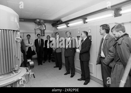 Eröffnung der jährlichen Wasserstation Delfplein, Eröffnung, Eröffnung, Inbetriebnahme, Haarlem, Delftplein, Niederlande, 07-04-1989, Whizgle Dutch News: Historical Images Tailored for the Future. Erkunden Sie die Vergangenheit der Niederlande mit modernen Perspektiven durch Bilder von niederländischen Agenturen. Verbinden der Ereignisse von gestern mit den Erkenntnissen von morgen. Begeben Sie sich auf eine zeitlose Reise mit Geschichten, die unsere Zukunft prägen. Stockfoto
