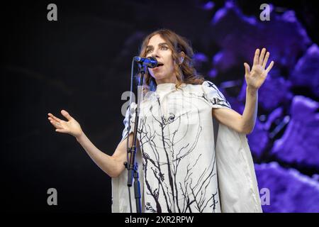 Oslo, Norwegen. August 2024. Der englische Sänger, Musiker und Songwriter PJ Harvey gibt ein Live-Konzert während des norwegischen Musikfestivals Oyafestivalen 2024 in Oslo. Stockfoto