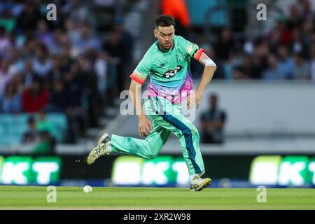 London, Großbritannien. August 2024. Nathan Sowter of Oval Invincibles Fieldsvduring the Hundred Match Oval Invincibles vs Southern Brave im Kia Oval, London, Vereinigtes Königreich, 8. August 2024 (Foto: Izzy Poles/News Images) in London, Vereinigtes Königreich am 8. August 2024. (Foto: Izzy Poles/News Images/SIPA USA) Credit: SIPA USA/Alamy Live News Stockfoto