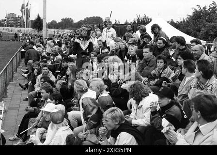 Frauen-Softball-Spiel Terrasvogels - Santpoort Against HCAW-Bussum, Santpoort, 00-00-1980, Whizgle Dutch News: Historische Bilder für die Zukunft. Erkunden Sie die Vergangenheit der Niederlande mit modernen Perspektiven durch Bilder von niederländischen Agenturen. Verbinden der Ereignisse von gestern mit den Erkenntnissen von morgen. Begeben Sie sich auf eine zeitlose Reise mit Geschichten, die unsere Zukunft prägen. Stockfoto