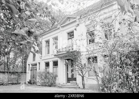 Landsitz Zomerlust, Wagenweg 65, Haarlem, Wagenweg 65, Niederlande, 11.03.1969, Whizgle Dutch News: Historical Images Tailored for the Future. Erkunden Sie die Vergangenheit der Niederlande mit modernen Perspektiven durch Bilder von niederländischen Agenturen. Verbinden der Ereignisse von gestern mit den Erkenntnissen von morgen. Begeben Sie sich auf eine zeitlose Reise mit Geschichten, die unsere Zukunft prägen. Stockfoto