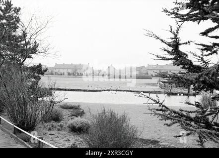 Fotos in der Nähe von Glip, Heemstede, Wijken, Heemstede, Niederlande, 05-02-1980, Whizgle Dutch News: historische Bilder für die Zukunft. Erkunden Sie die Vergangenheit der Niederlande mit modernen Perspektiven durch Bilder von niederländischen Agenturen. Verbinden der Ereignisse von gestern mit den Erkenntnissen von morgen. Begeben Sie sich auf eine zeitlose Reise mit Geschichten, die unsere Zukunft prägen. Stockfoto
