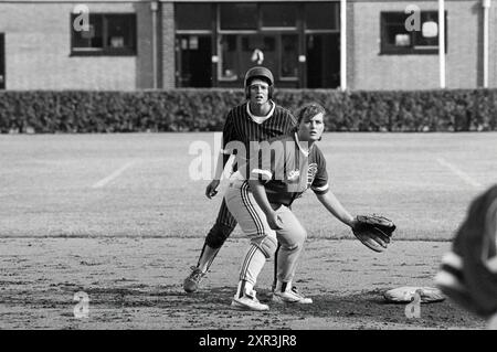 Softball, Sparks - Terrasvogels, 07.03.1992, Whizgle Dutch News: Historical Images Tailored for the Future. Erkunden Sie die Vergangenheit der Niederlande mit modernen Perspektiven durch Bilder von niederländischen Agenturen. Verbinden der Ereignisse von gestern mit den Erkenntnissen von morgen. Begeben Sie sich auf eine zeitlose Reise mit Geschichten, die unsere Zukunft prägen. Stockfoto